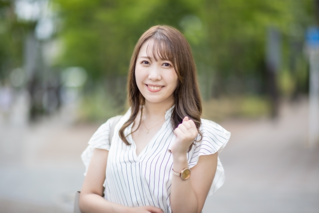 ダイエットに頑張る女性