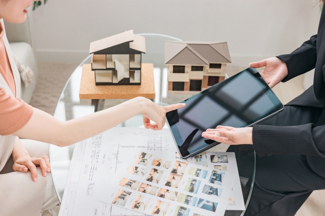 打ち合わせをする