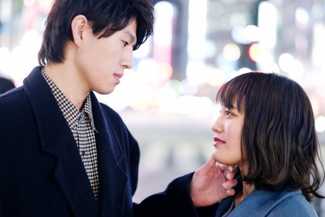 デートをする男女