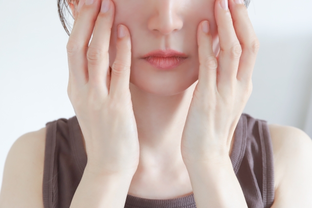 スキンケア女性