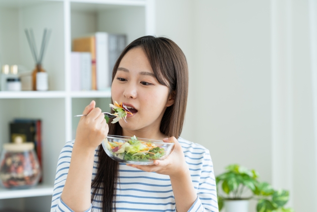 食欲ある女性