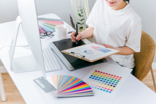 フリーランスで働く女性